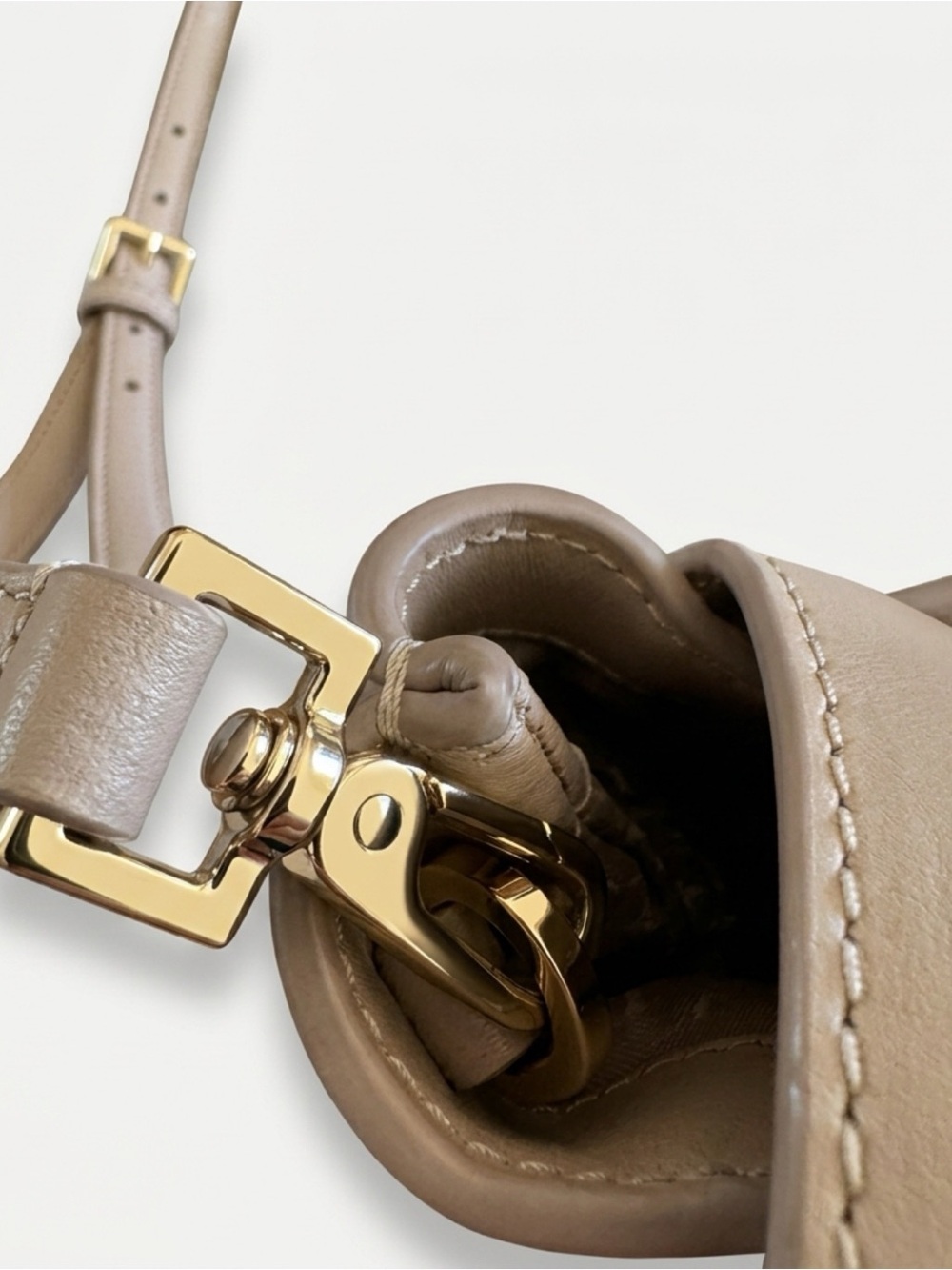 Kate Spade Serrano Place Pearl
Dorina Satchel - Warm Beige - (Used) - Picture 8 of 16